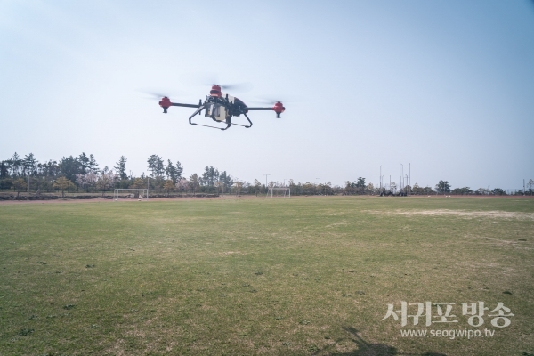 JDC는 코로나19 확산 방지를 위해 제주영어교육도시 내 국제학교에 드론을 활용해 방역 활동을 했다.