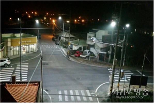 납읍사거리 횡단보도 안전조명등 설치 후 현장 사진
