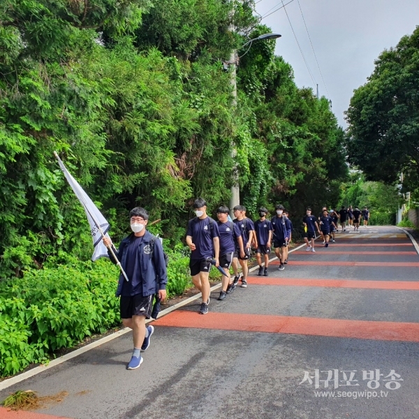 서귀포산업과학고등학교가 지난 8월 14일(금) 교육부와 국방부에서 추진중인 인력맞춤형「2020년 군특성화고 지원 사업」에 따른 ‘인성교육(나라사랑 체험) 및 극기훈련’을 실시했다.