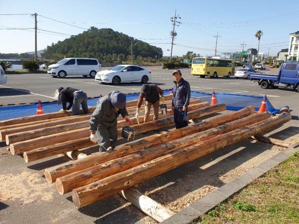 'ᄒᆞ끌락 문화학교' 프로그램으로 전통 테우가 제작되는 오조리는 조선시대에 수전소가 있던 지역으로 조선술에 능한 목수들이 많이 있엇지만 지금은 기술 보유자들을 찾아 보기가 힘든 상황으로 ᄒᆞ끌락 문화학교는 좋은 호평을 받고 있다.