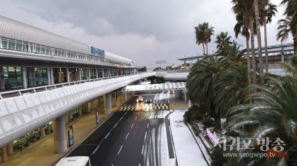 제주공항 7일 오전부터 마비상태