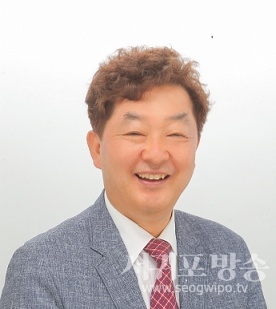 시인 성대림(현대문예 제주작가회 상임부회장, 대림의원 원장)