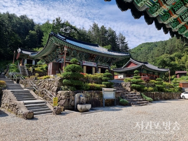 전주 금선암 극락보전 전경