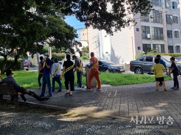 봉사자회원 25명이 3개팀으로 나눠 청소년선도활동을 펼치고 있다.