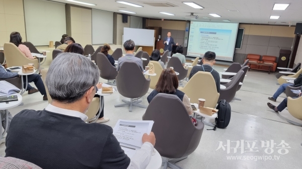 제주대학교 경영대학원 제13기 세정대학과정 강의실 모습