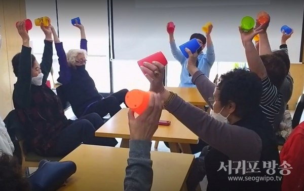 힐링웃음교실 (사진제공 서귀포시 고경화 노인요양팀장)