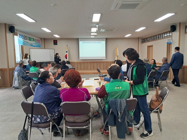 성산읍 오조리 마을회가 마을발전을 위한 농촌현장포럼 열기가 점차 후끈거리고 있다,