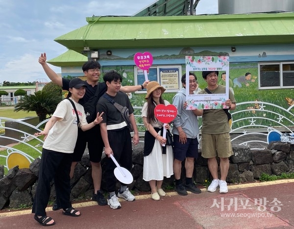 보 도 자 료보도일시 배포 즉시 보도해 주시기 바랍니다. 동영상: 있음□ 없음■ 사진: 있음■ 없음□배포일시2023. 6. 9.(금)담당부서 서귀포시 주민복지과과 장김희옥(064-760-2520)팀 장 복지행정팀장 이현정(064-760-2521)서귀포시지역사회보장협의체, 「찾아가는 섬마을 가족사랑 캠페인」실시