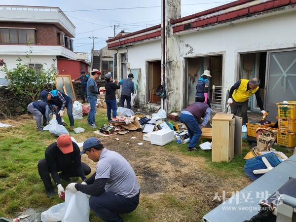 안덕면지역사회보장협의체, 위기가구 주거환경개선 봉사활동 실시