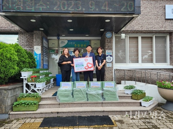 서귀포석재사, 영천동 주민센터에 추석 맞이 이웃사랑 물품 전달