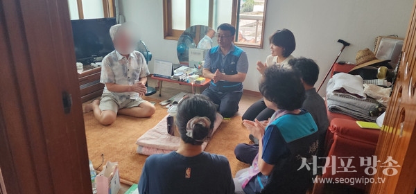 서홍동지역사회보장협의체는 지난 25일 희망나눔캠페인 사업인‘어르신 효드림 생신상 차려드리기’ 사업을 진행했다.