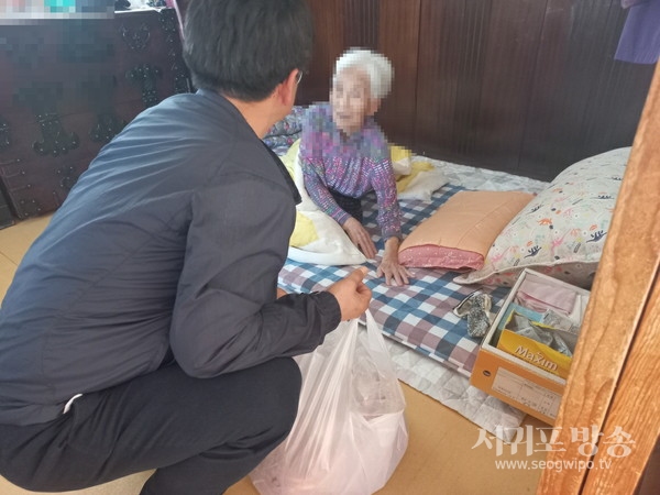 중문동지역사회보장협의체는 지난 20일 ‘취약계층 김치드림사업’을 실시했다.