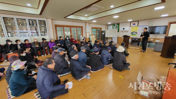 서귀포경찰서 총력대응초고령사회 어르신 안전을 위한의귀리경로당 어르신 교육 및 홍보물품 전달