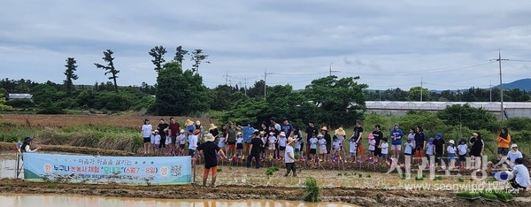 대정파출소는 관내 농사체험(모내기) 현장에서“교통사고 예방 지도 교육” 실시했다.
