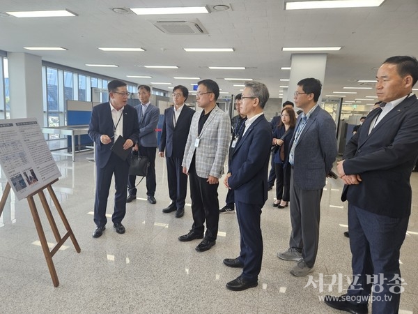 서귀포 강정크루즈항에 국내 최초로 무인자동심사대 도입