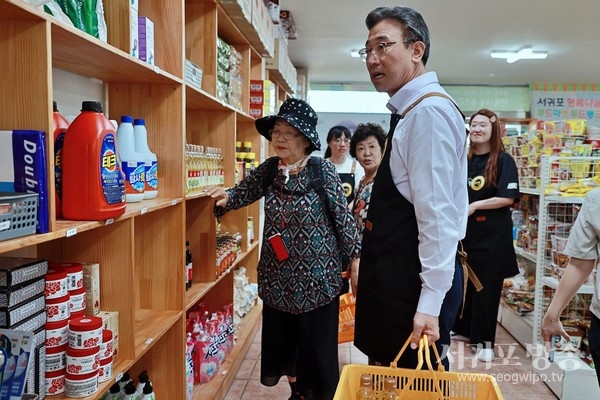 오순문 서귀포시장, 행복나눔 푸드마켓 1일 센터장 체험