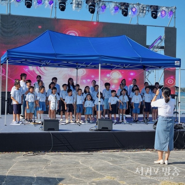 가마리합창단 공연표선하얀모래축제에서 감동의 하모니 울려퍼지다