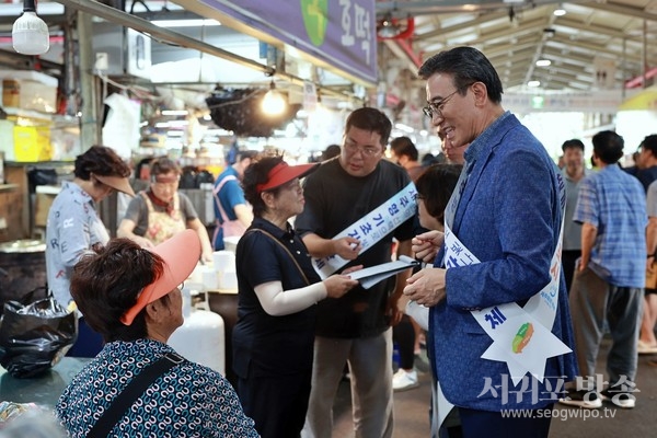 오순문 서귀포시장, 추석연휴 첫날을 서귀포향토오일시장에서 시작