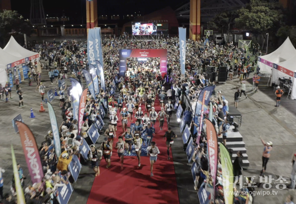 2023 Trans Jeju 국제트레일러닝대회 50km, 100km 출발 모습