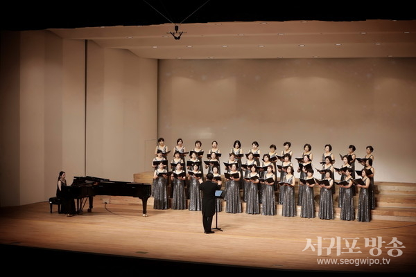 귤빛여성합창단 공연 사진