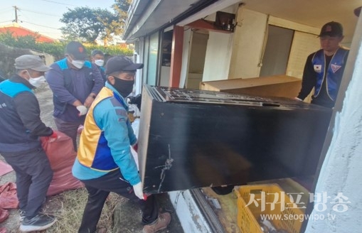 안덕면지역사회보장협의체, 국제와이즈맨최남단클럽과 합동 주거환경개선 봉사활동 실시