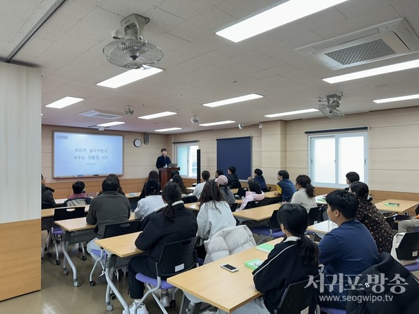 송악도서관, 이병률 시인과 함께 ‘우리가 살아가면서 배우는 것들’ 북토크 운영
