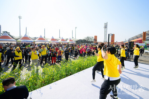 제27회 서귀포 유채꽃 국제걷기대회 성황리 개최