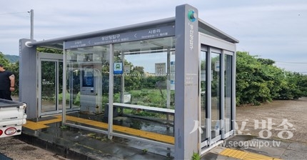서귀포시 관내 비가림 승차대 청결을 위한 청소 실시