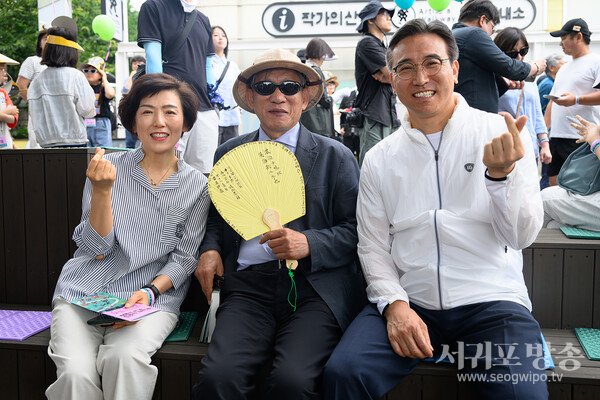 유홍준 교수와 함께하는 2025 작가의 산책길 걷기행사